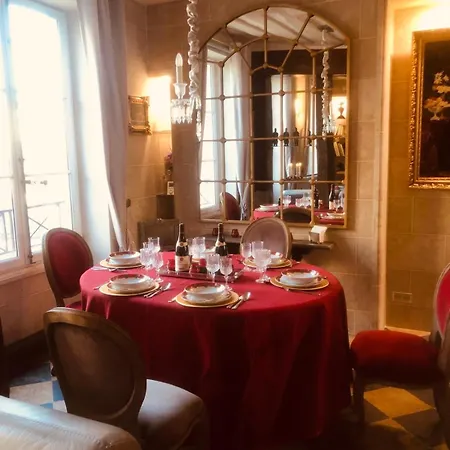 Place Dauphine Apartment *