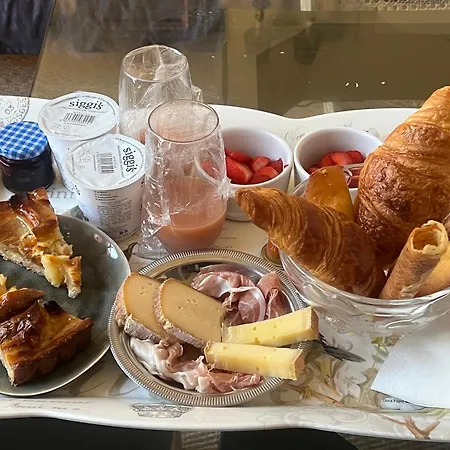 Place Dauphine Apartment