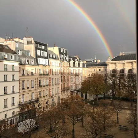 Place Dauphine Apartment