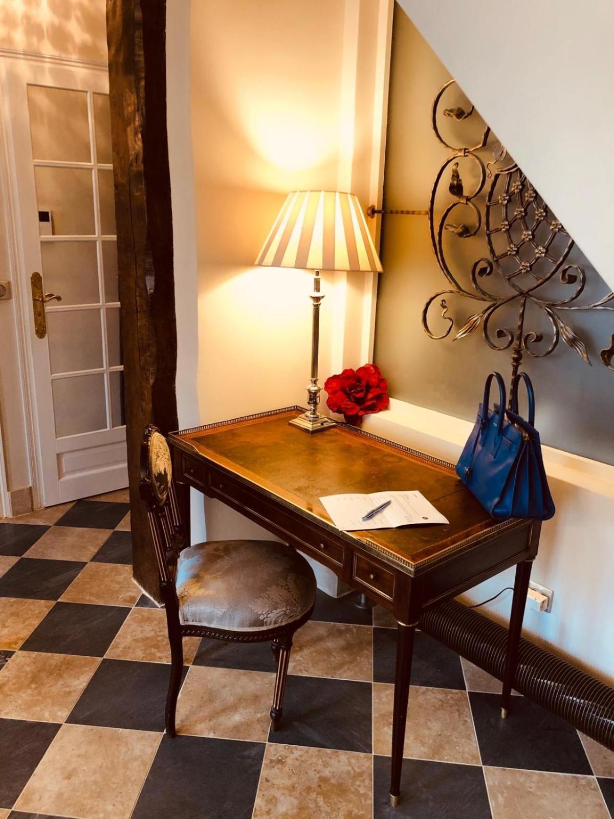 Place Dauphine Apartment Paris