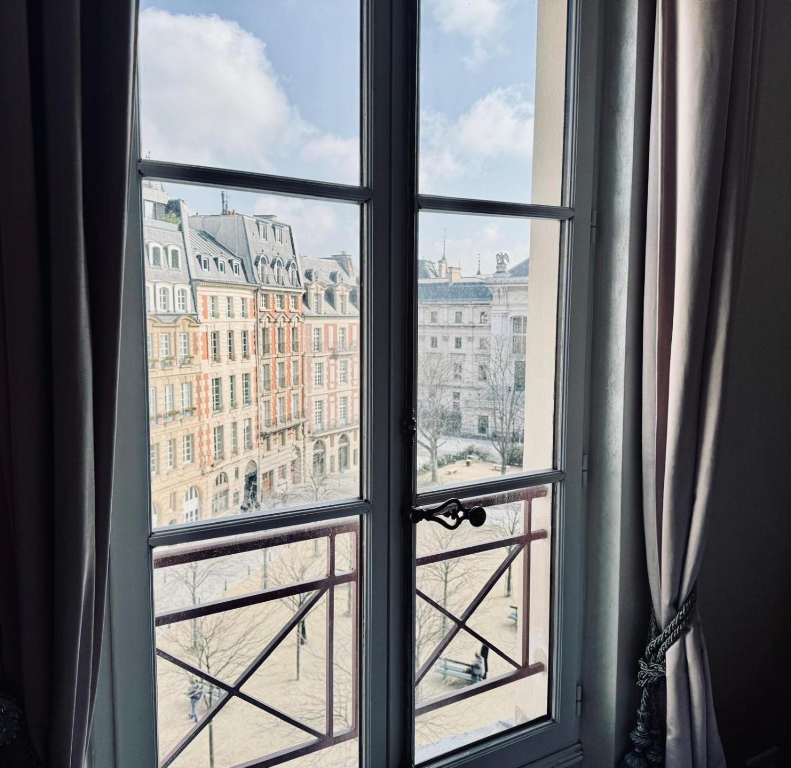 Place Dauphine Apartment *