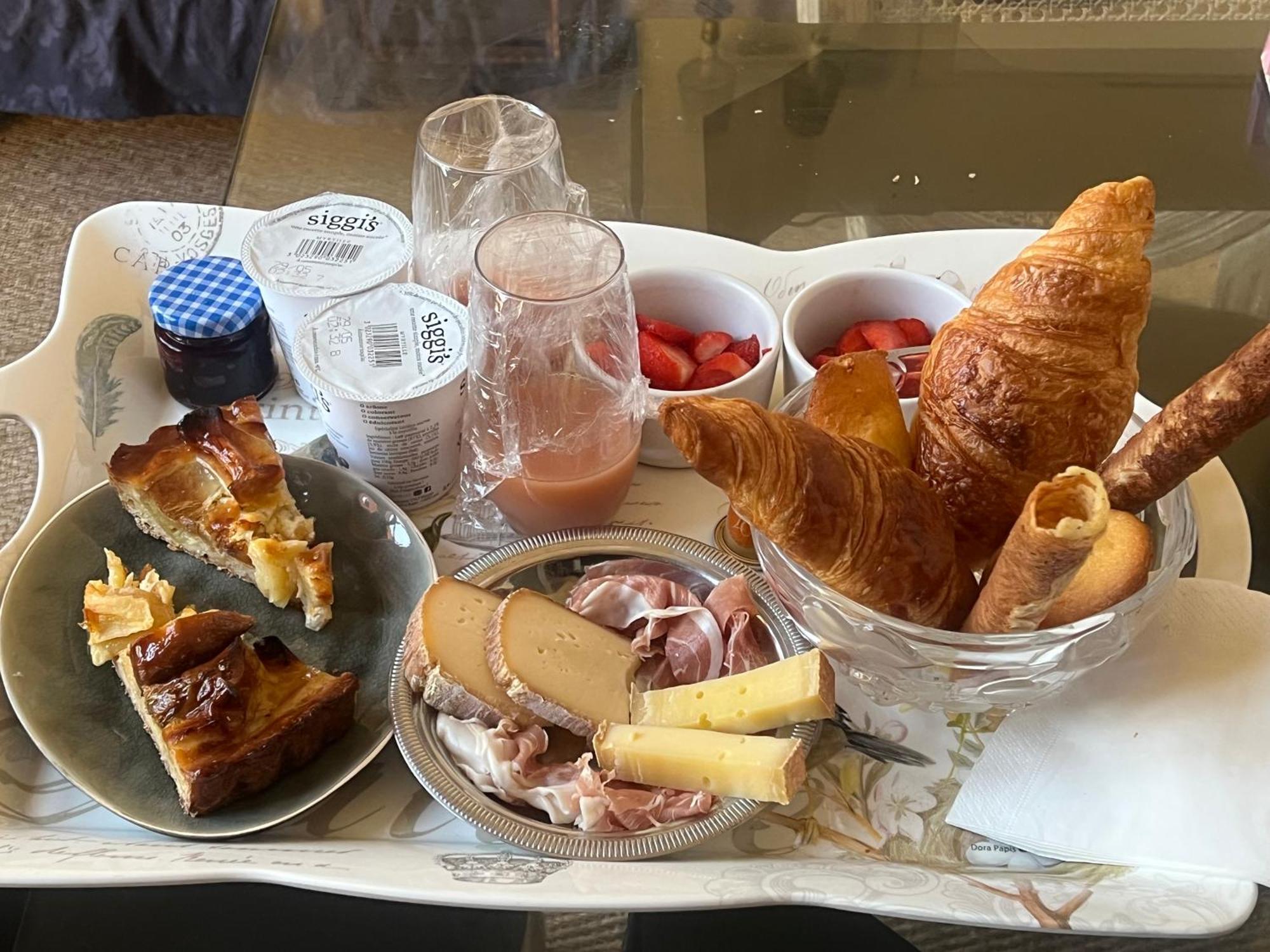 Place Dauphine Apartment