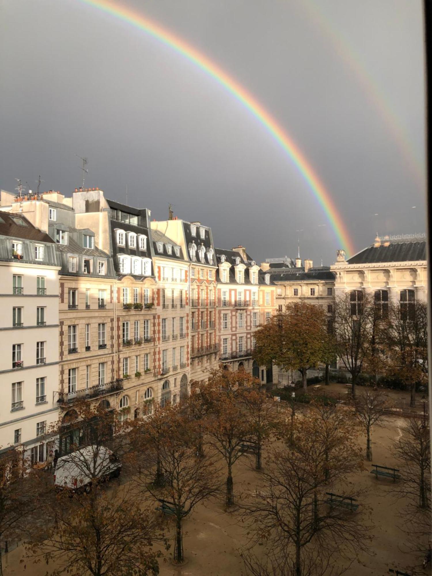 Place Dauphine Apartment